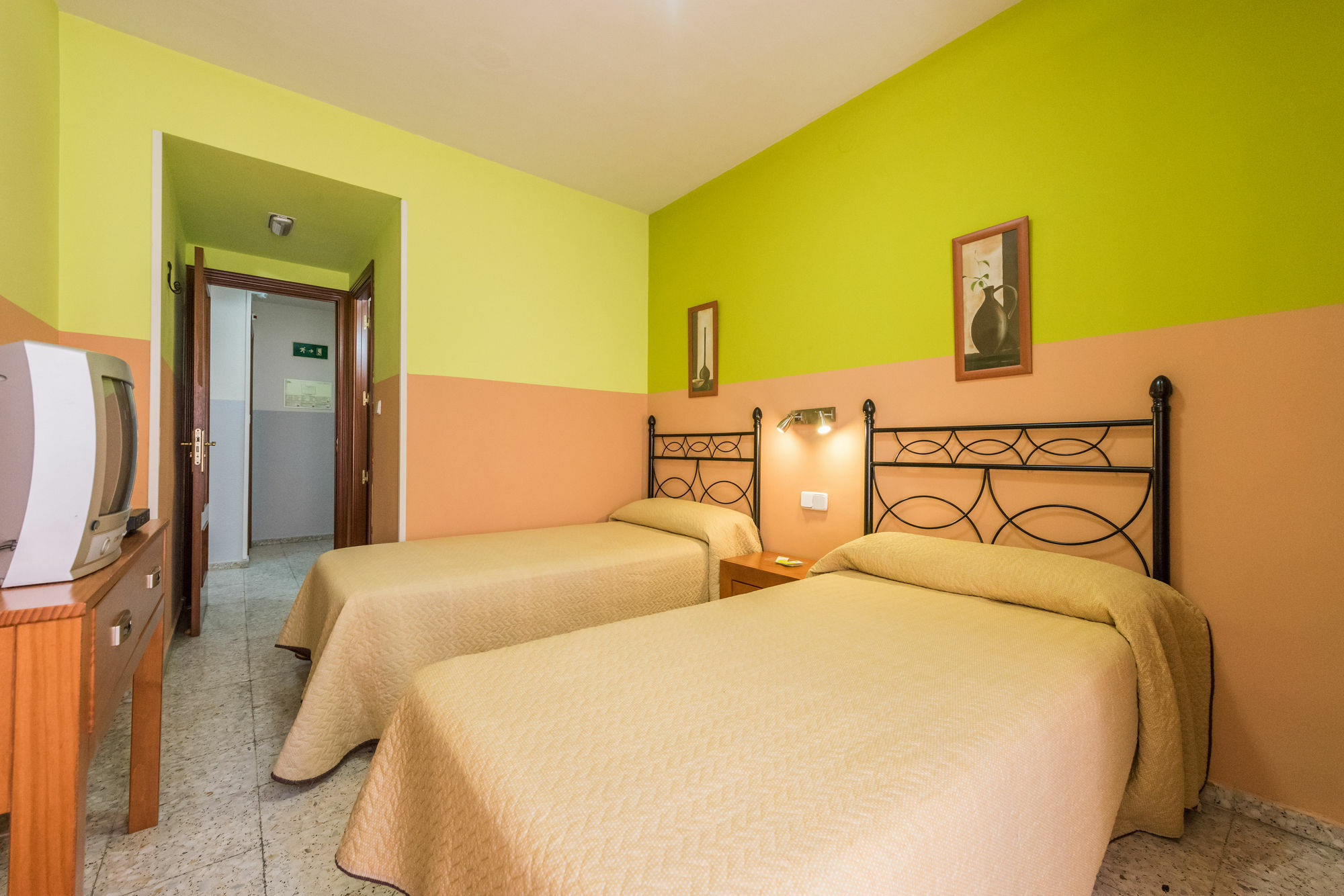 Hostal Arkanta Arganda Del Rey Eksteriør bilde