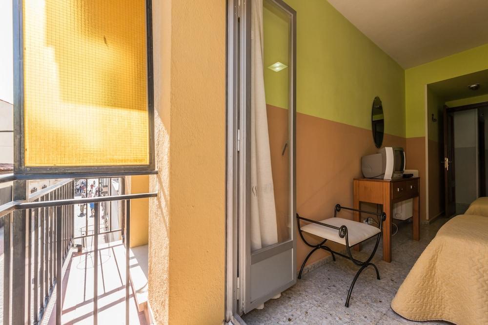 Hostal Arkanta Arganda Del Rey Eksteriør bilde
